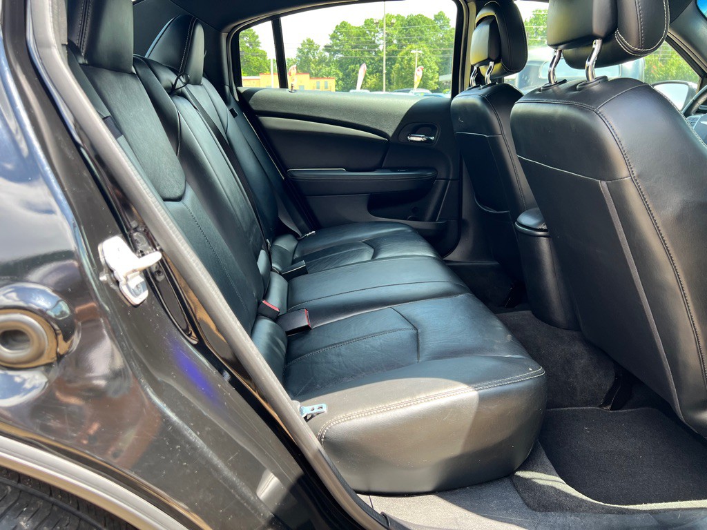 2013 Chrysler 200 Image 18