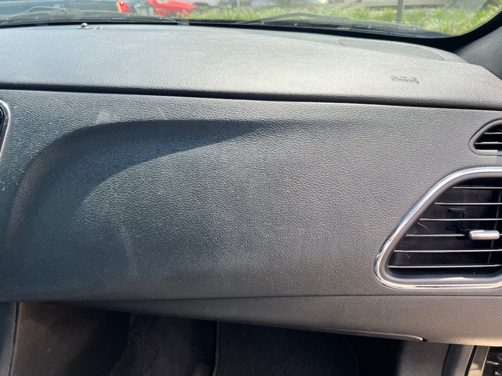 2013 Chrysler 200 Image 21