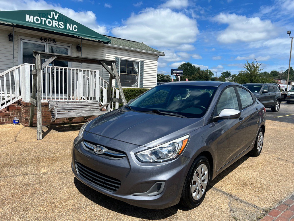 2017 Hyundai Accent Image 1