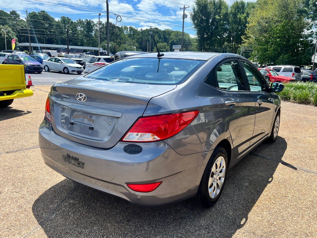 2017 Hyundai Accent Image 5