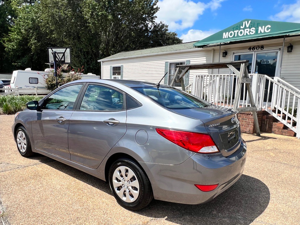 2017 Hyundai Accent Image 7
