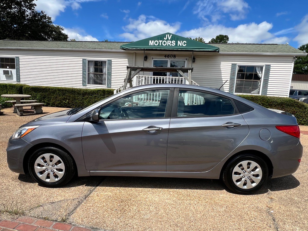 2017 Hyundai Accent Image 8