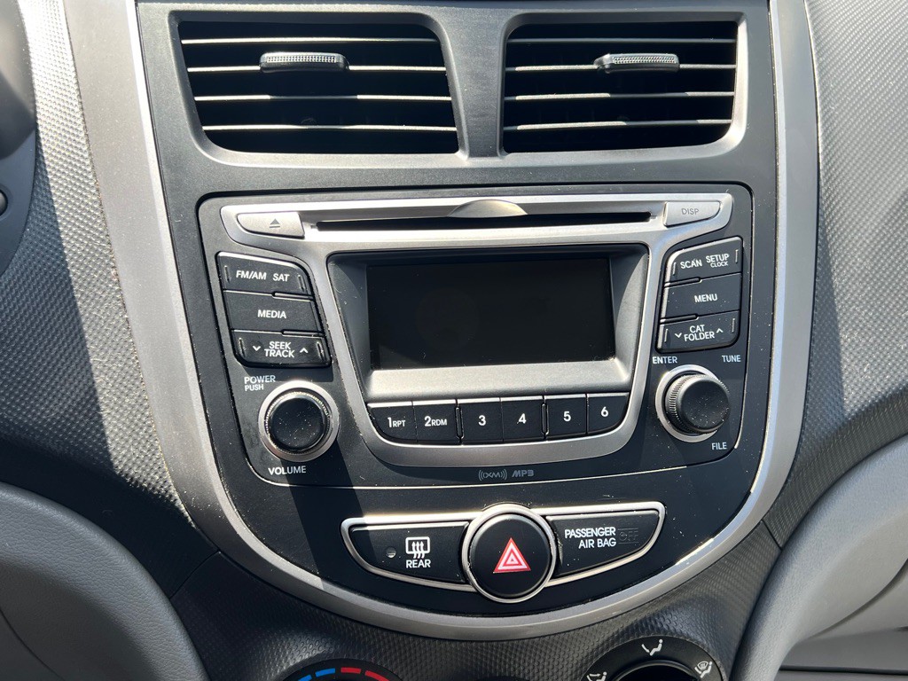 2017 Hyundai Accent Image 13