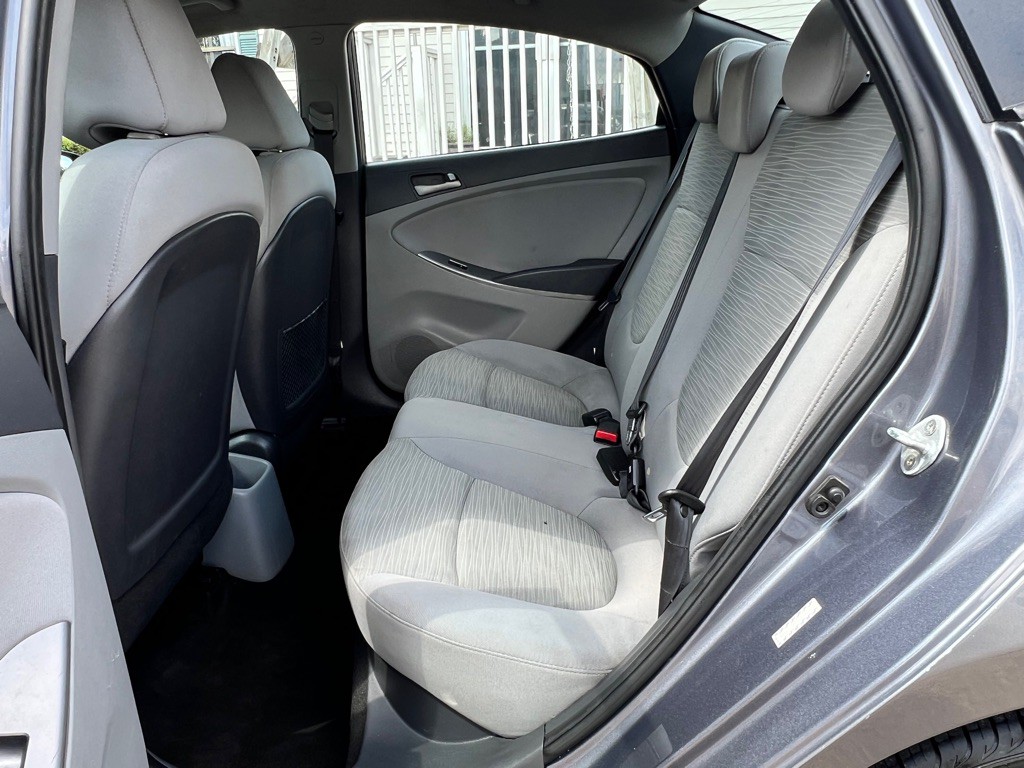 2017 Hyundai Accent Image 17