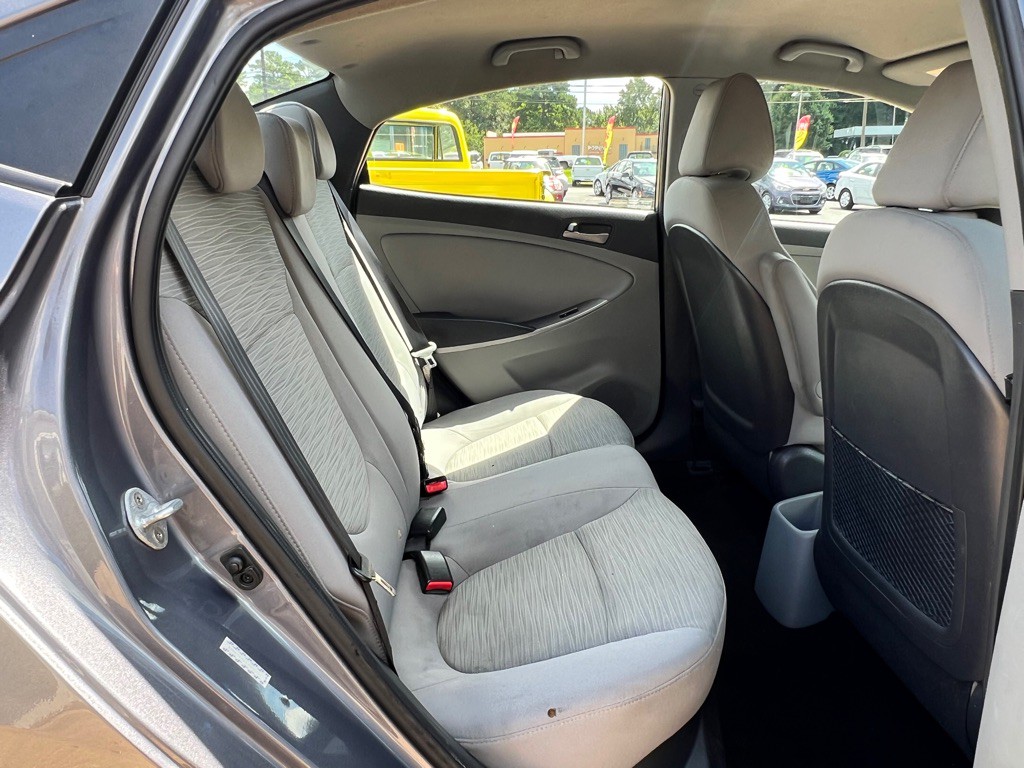 2017 Hyundai Accent Image 20