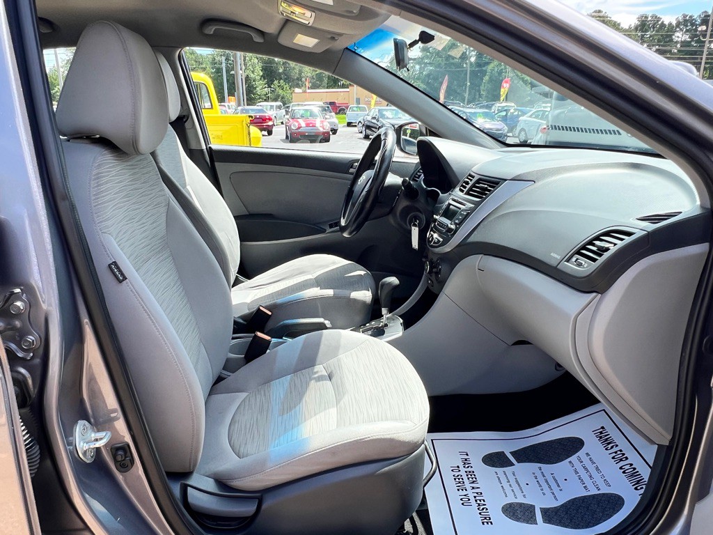 2017 Hyundai Accent Image 22