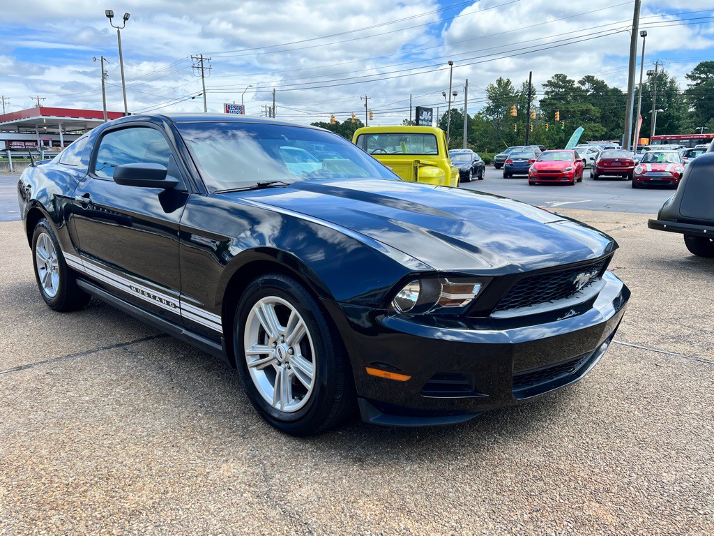 2010 Ford Mustang Image 3