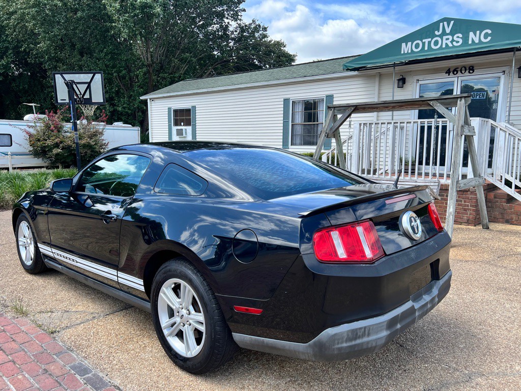 2010 Ford Mustang Image 7
