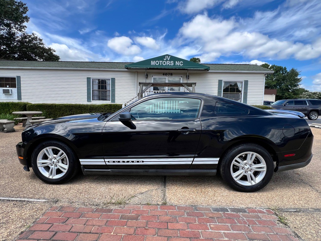 2010 Ford Mustang Image 8