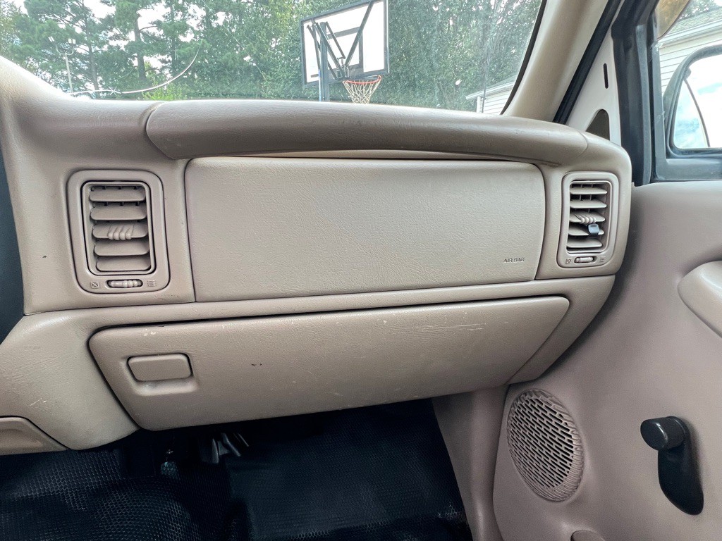 2005 Chevrolet Silverado 1500 Image 13