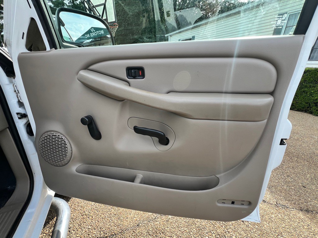 2005 Chevrolet Silverado 1500 Image 17