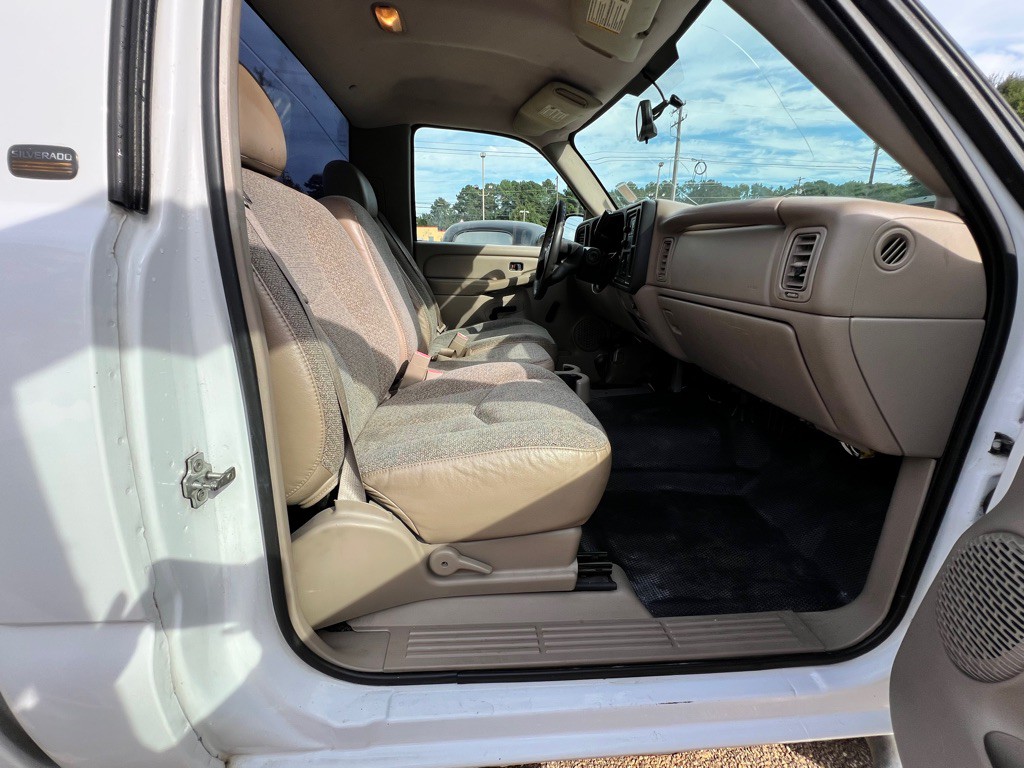 2005 Chevrolet Silverado 1500 Image 18