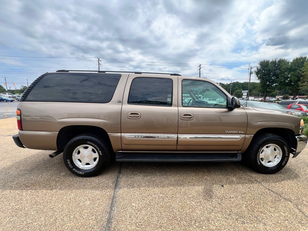 2004 GMC Yukon Image 4