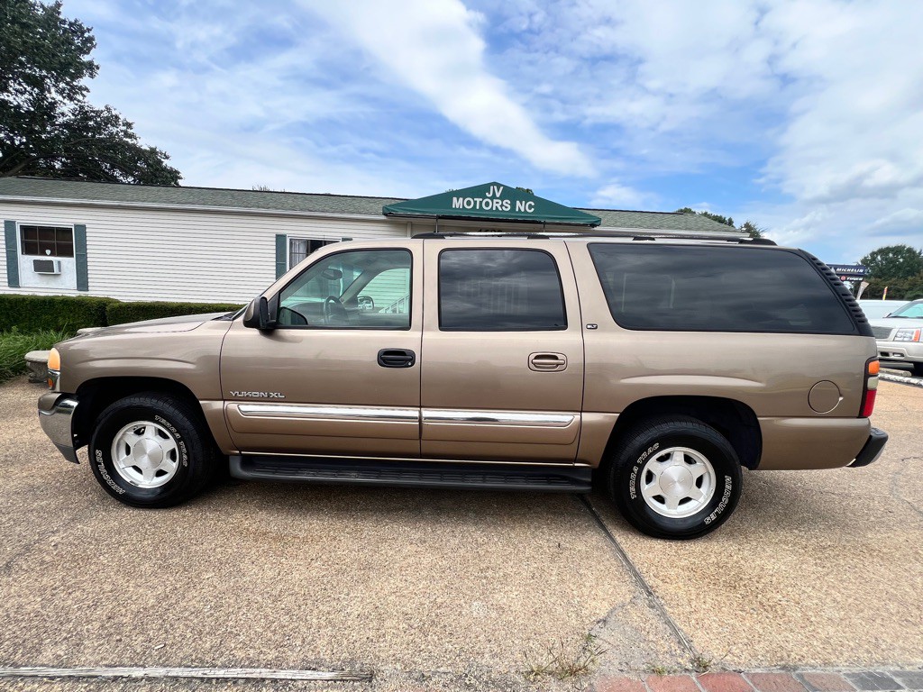 2004 GMC Yukon Image 8