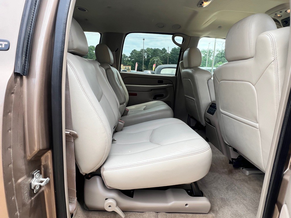 2004 GMC Yukon Image 23