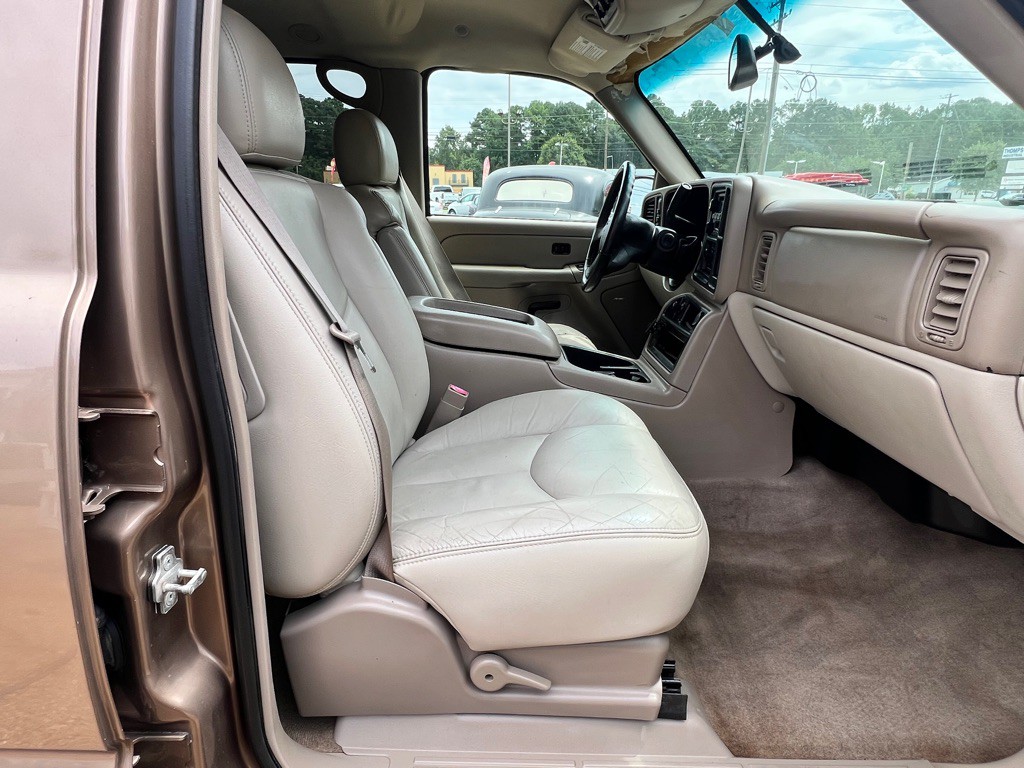 2004 GMC Yukon Image 25