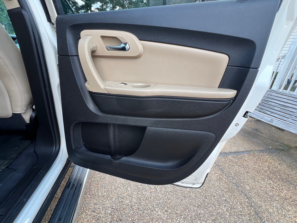 2012 Chevrolet Traverse Image 25
