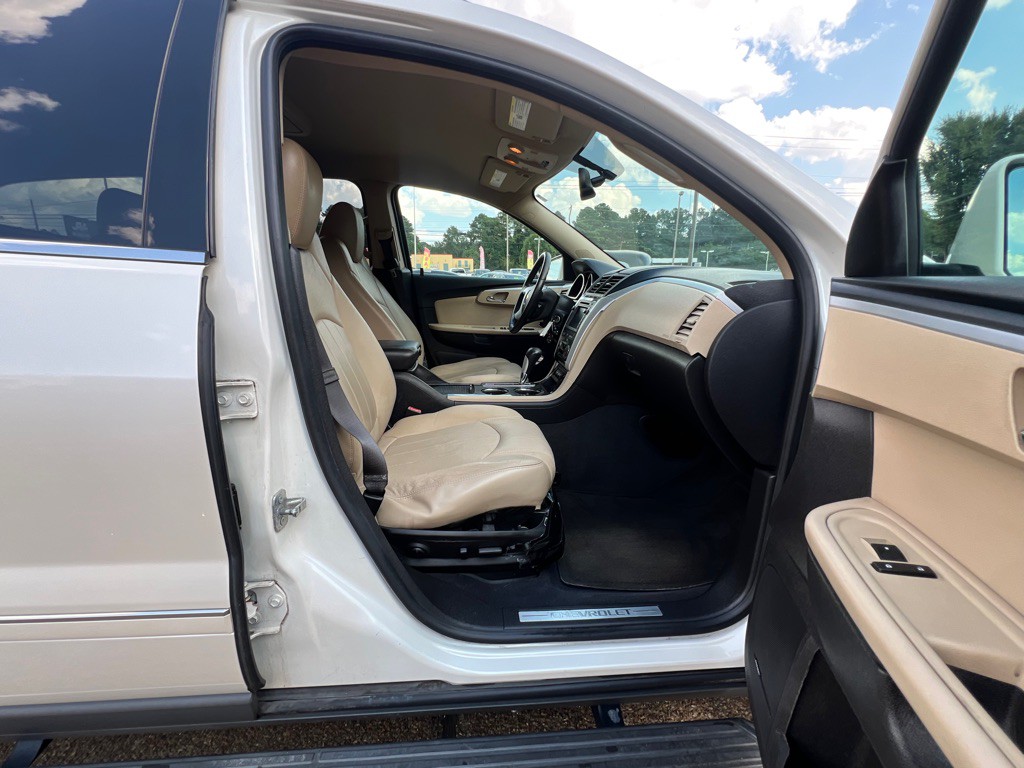 2012 Chevrolet Traverse Image 28