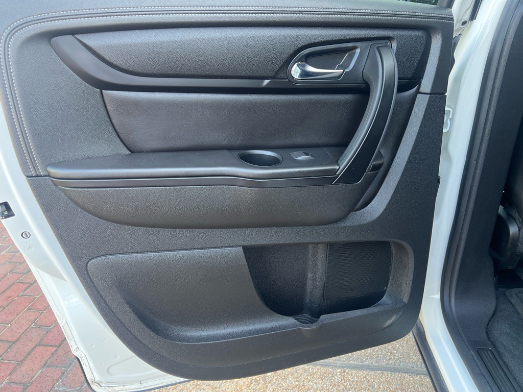 2015 Chevrolet Traverse Image 16