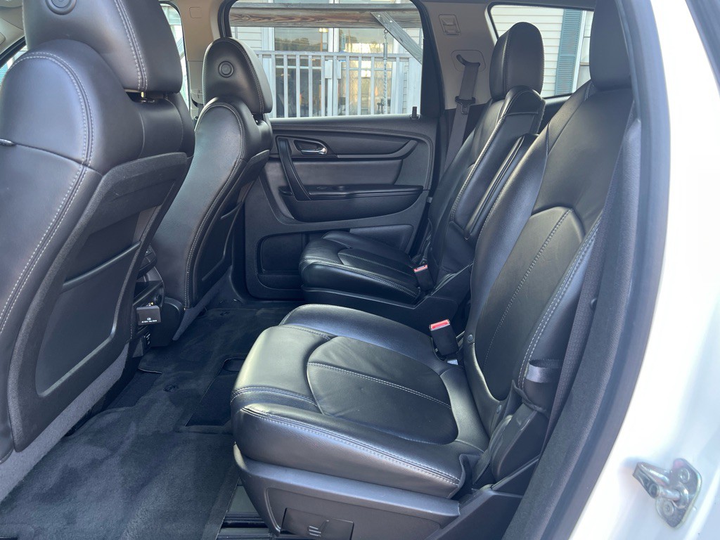 2015 Chevrolet Traverse Image 17