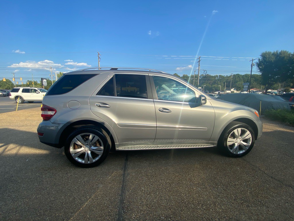 2011 Mercedes-Benz M-Class Image 4