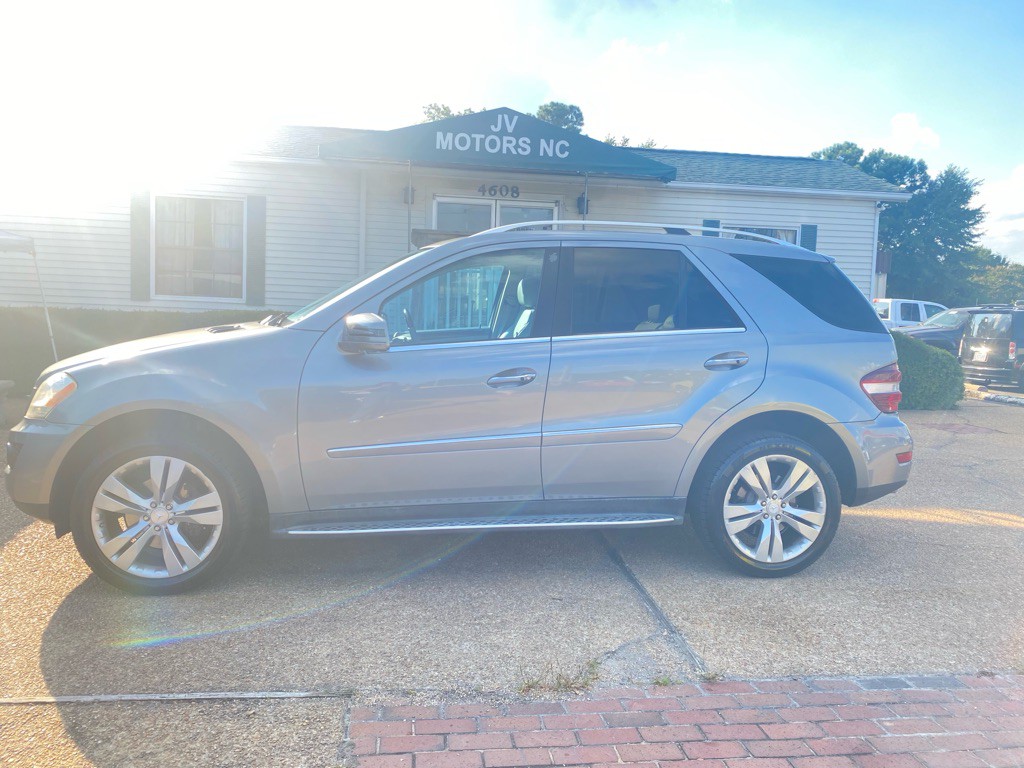 2011 Mercedes-Benz M-Class Image 8