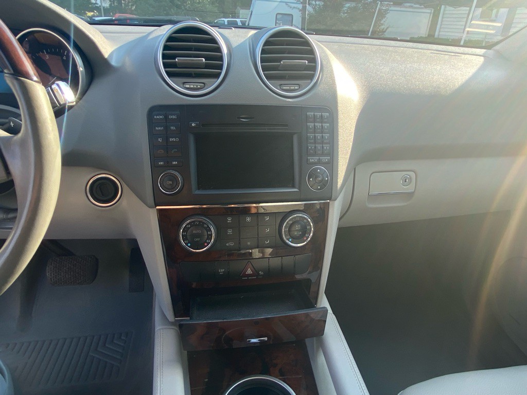 2011 Mercedes-Benz M-Class Image 13