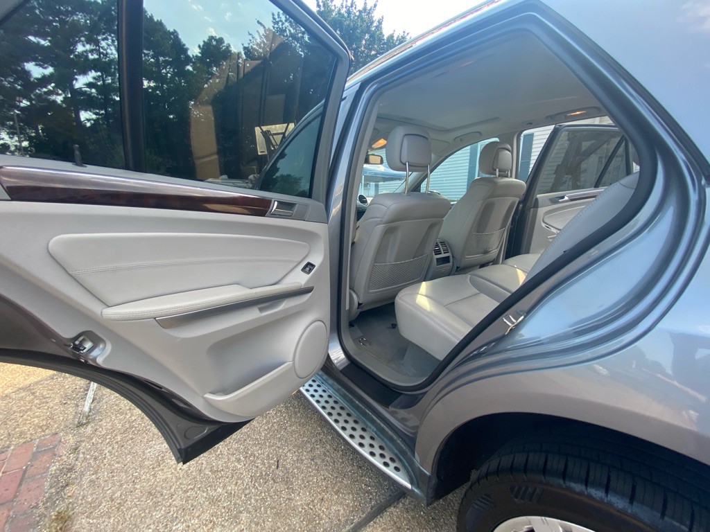 2011 Mercedes-Benz M-Class Image 14