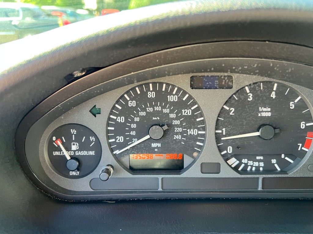 1997 BMW 3 Series Image 12
