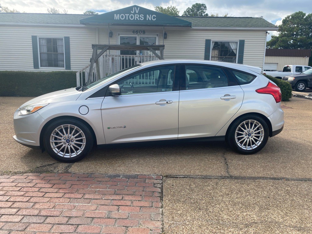 2012 Ford Focus Image 8