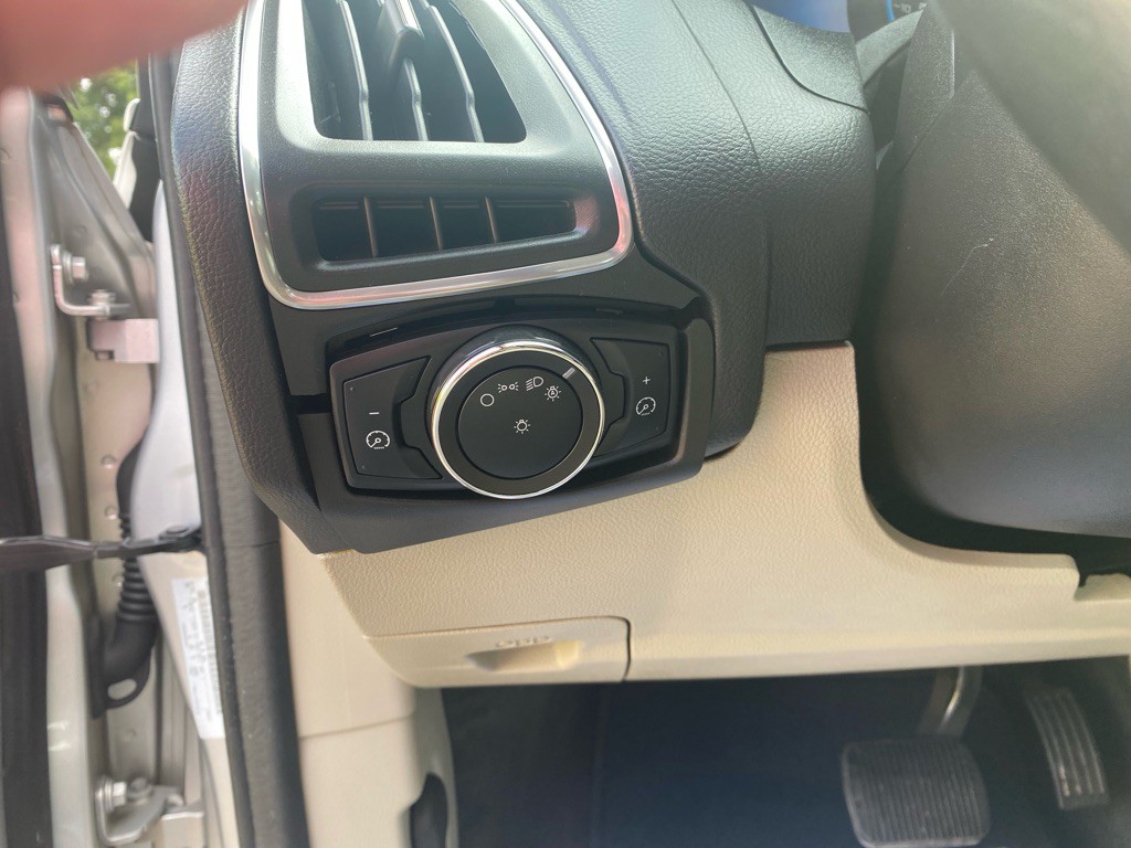 2012 Ford Focus Image 11