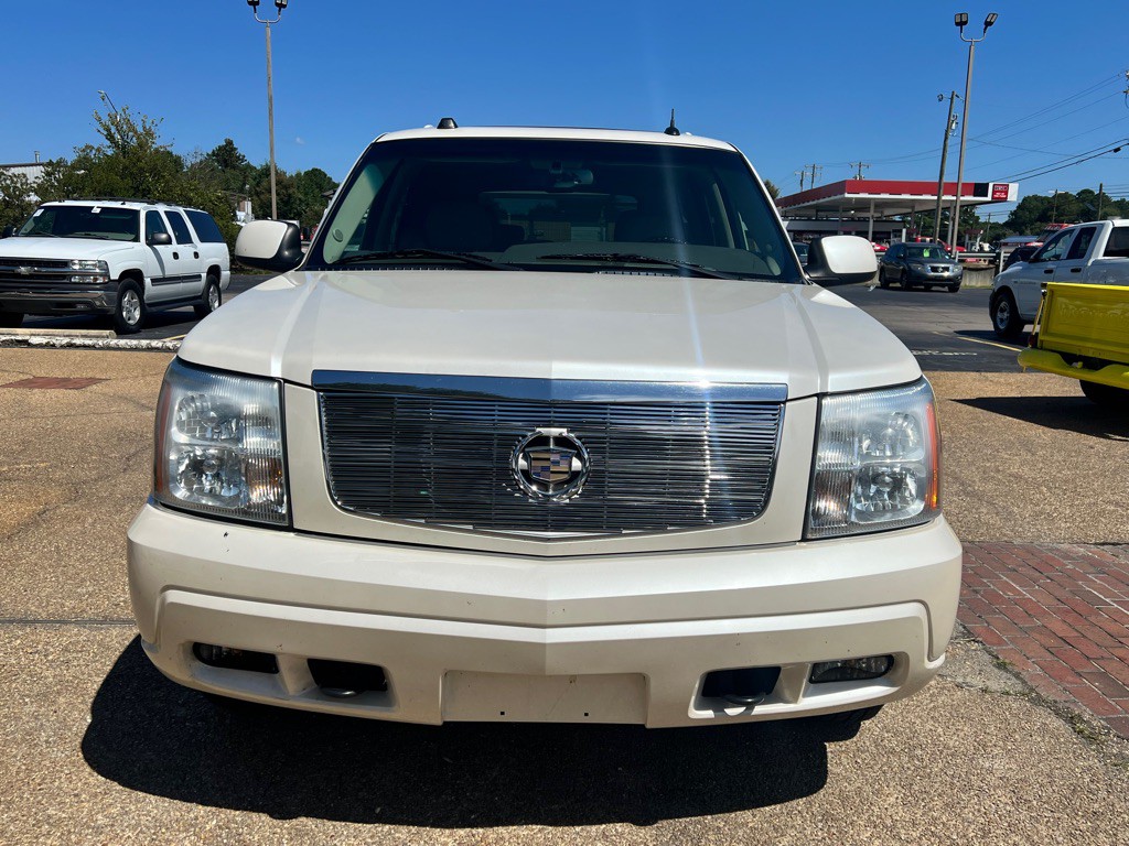 2004 Cadillac Escalade Image 2