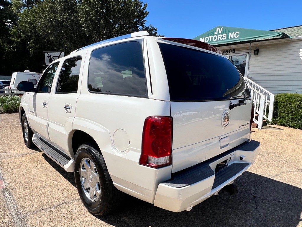 2004 Cadillac Escalade Image 7