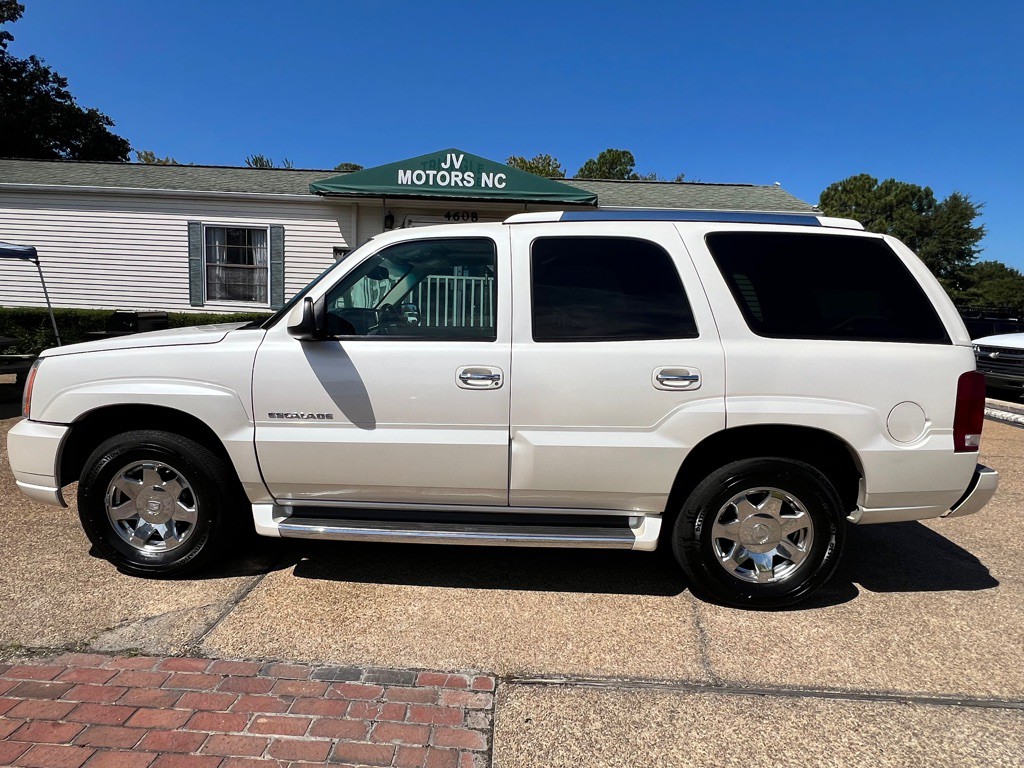 2004 Cadillac Escalade Image 8