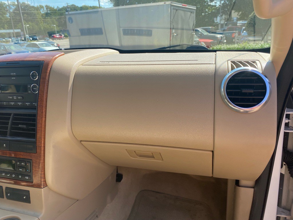2010 Ford Explorer Image 16