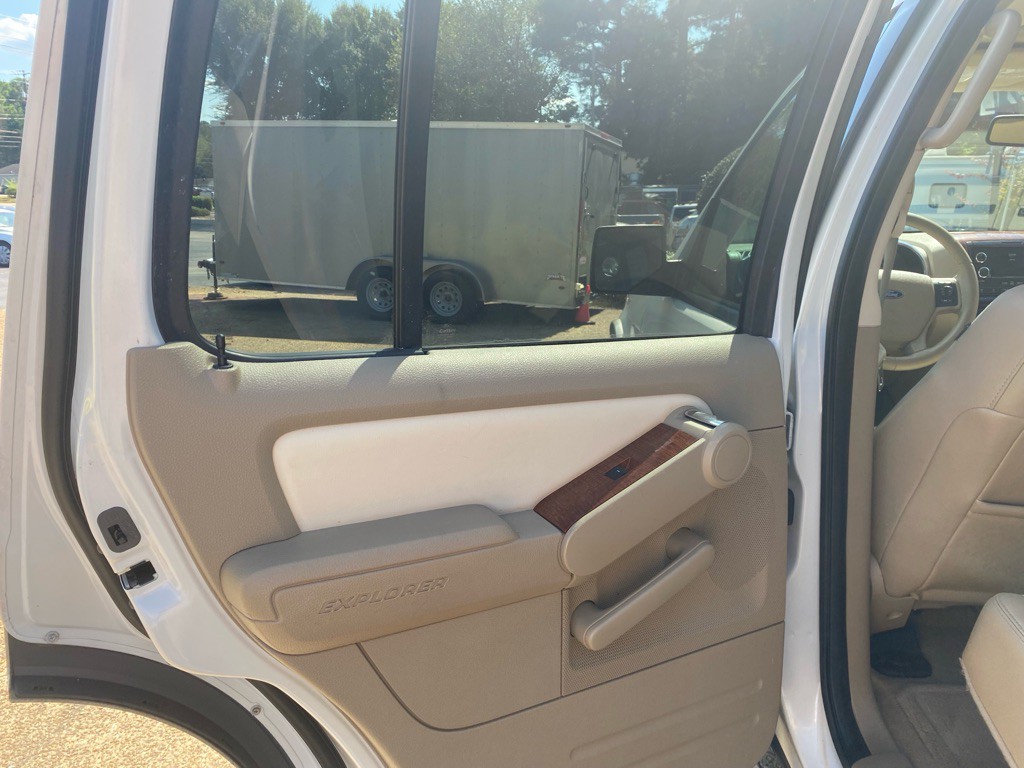 2010 Ford Explorer Image 19