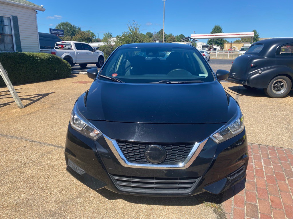 2021 Nissan Versa Image 2