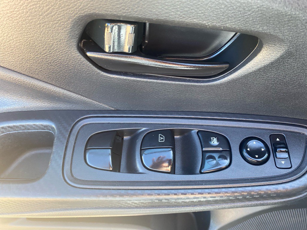 2021 Nissan Versa Image 12