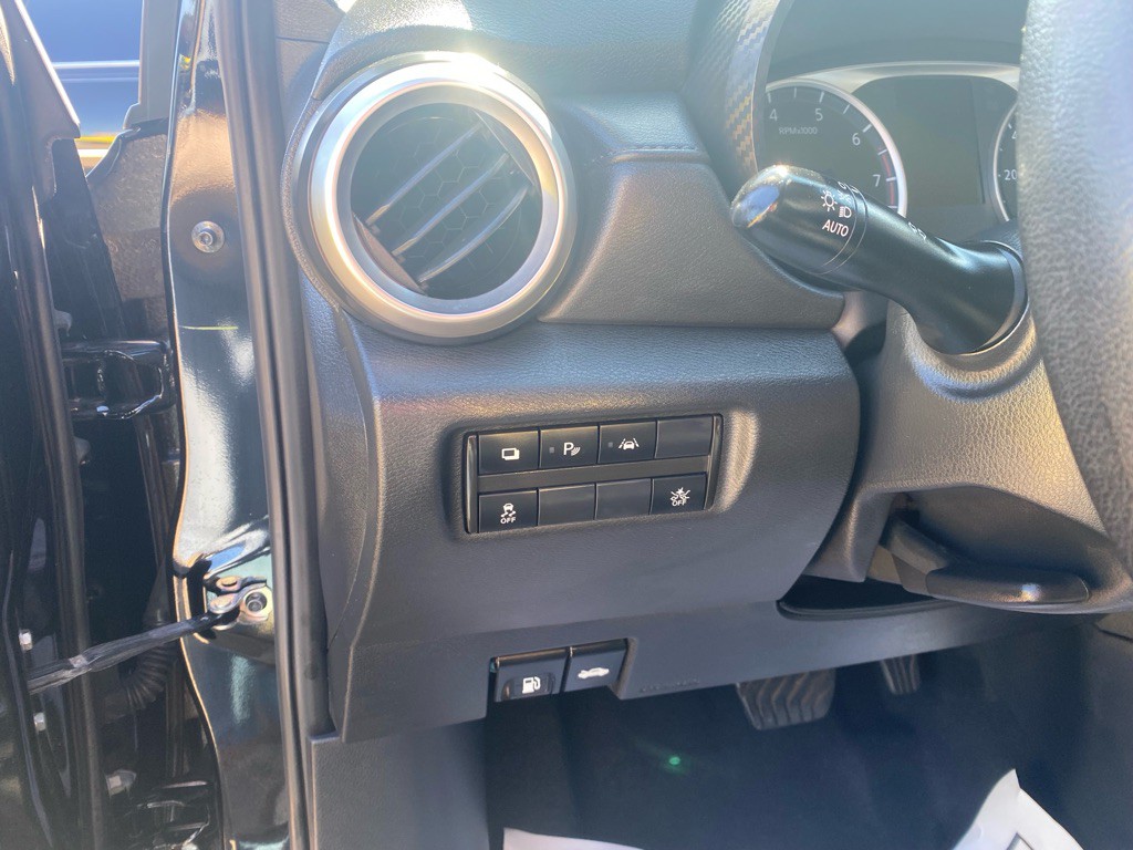 2021 Nissan Versa Image 13