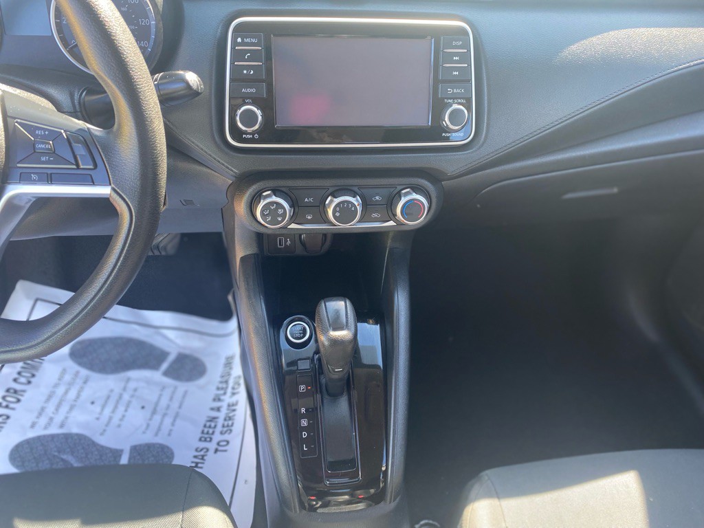 2021 Nissan Versa Image 15