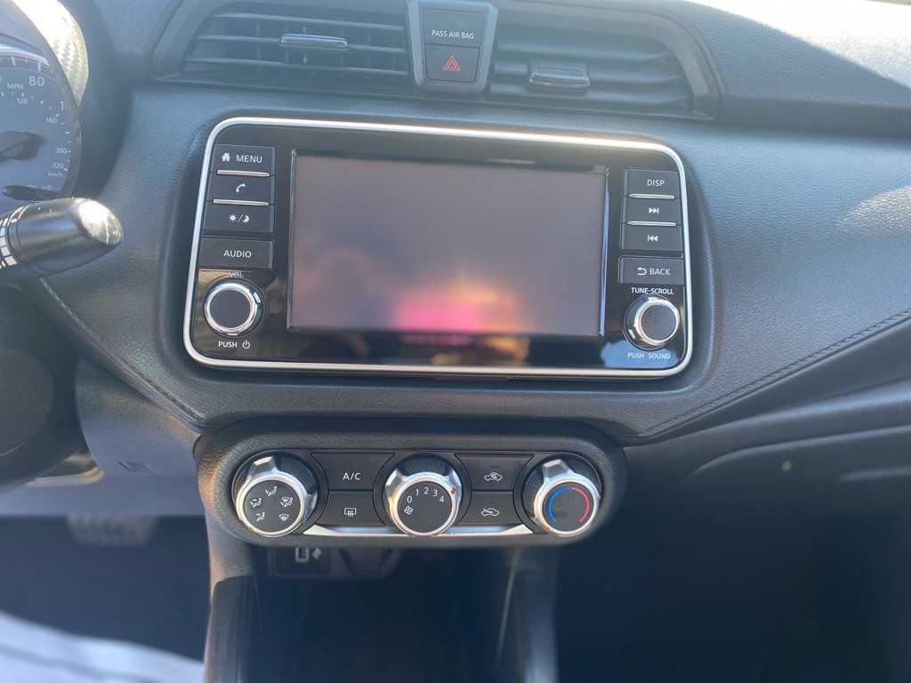 2021 Nissan Versa Image 16