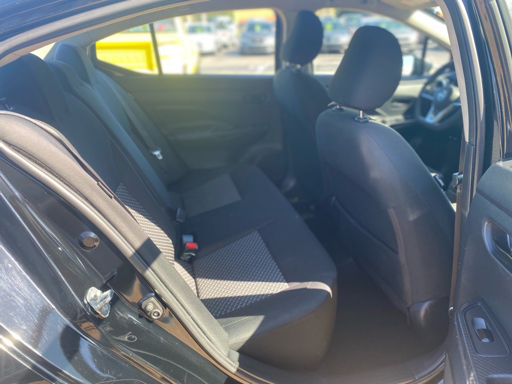 2021 Nissan Versa Image 22