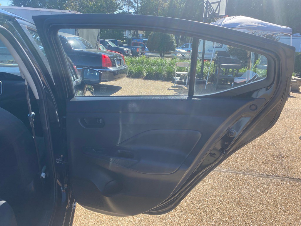 2021 Nissan Versa Image 24