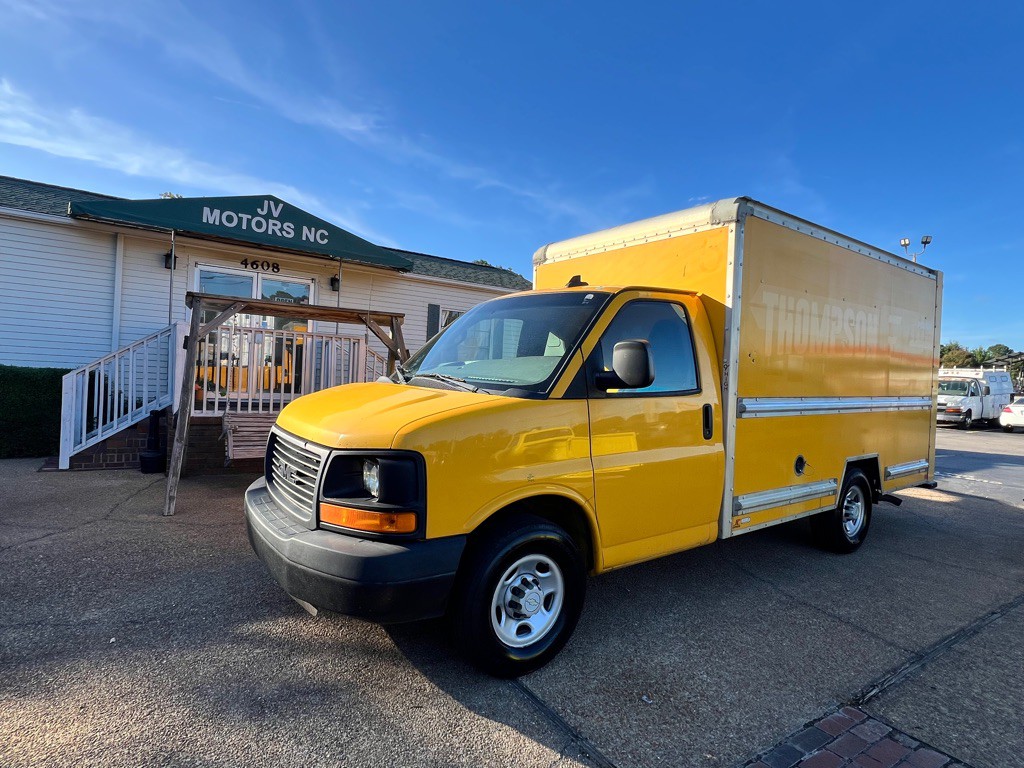 2016 GMC Savana Image 1