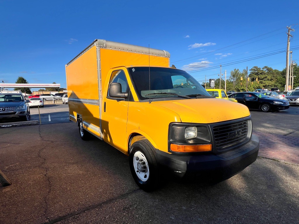 2016 GMC Savana Image 3