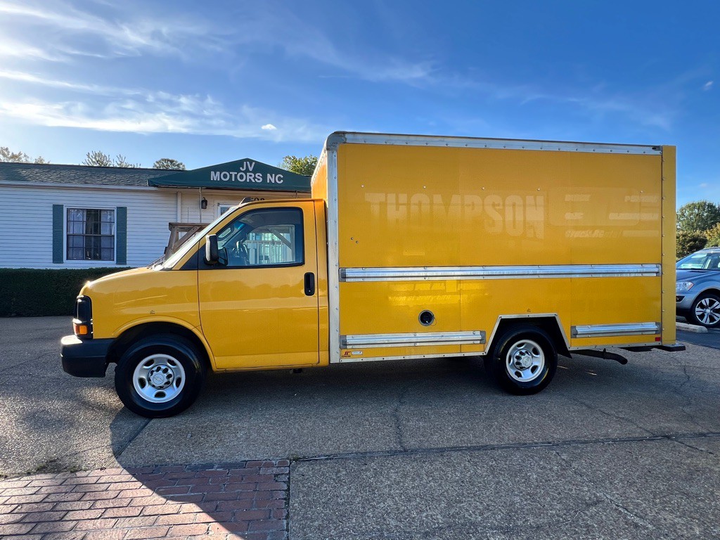 2016 GMC Savana Image 8