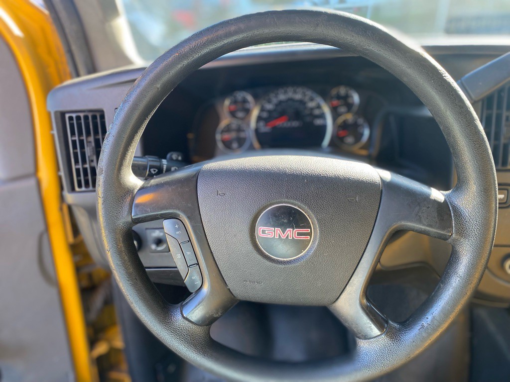 2016 GMC Savana Image 14