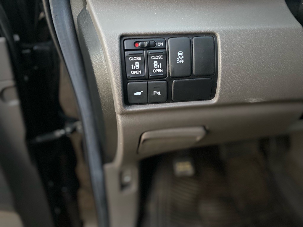 2012 Honda Odyssey Image 11