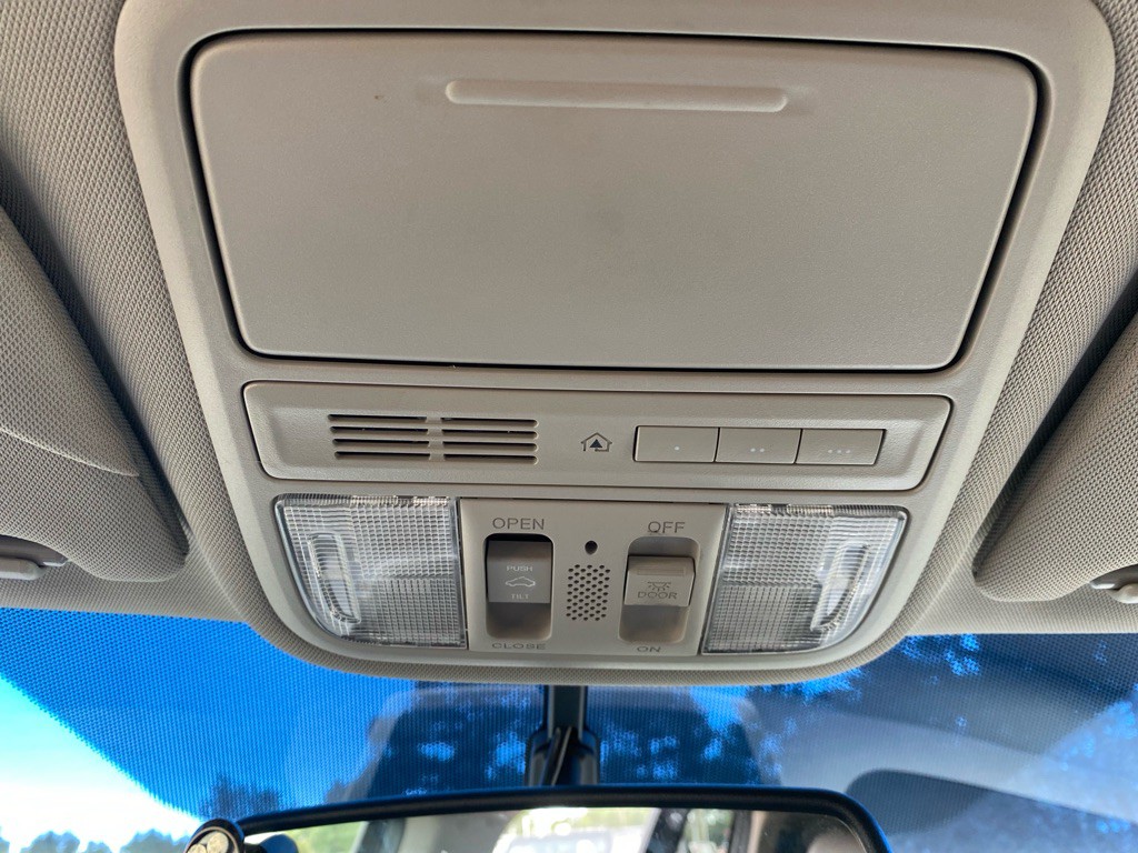 2012 Honda Odyssey Image 31