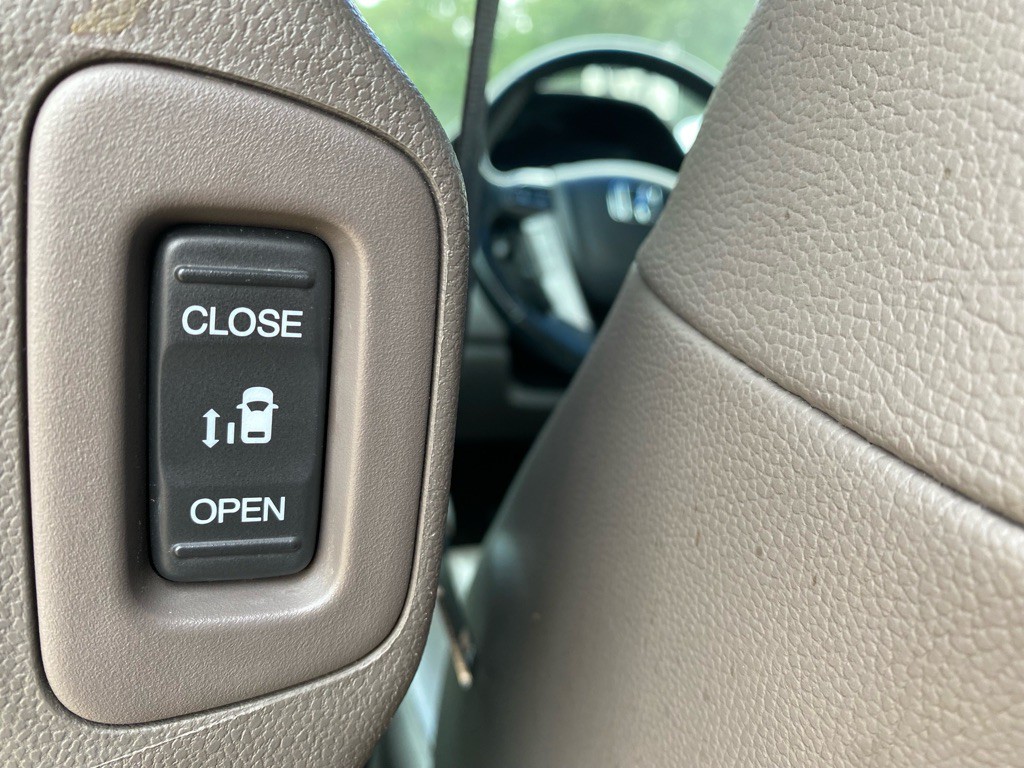 2012 Honda Odyssey Image 32